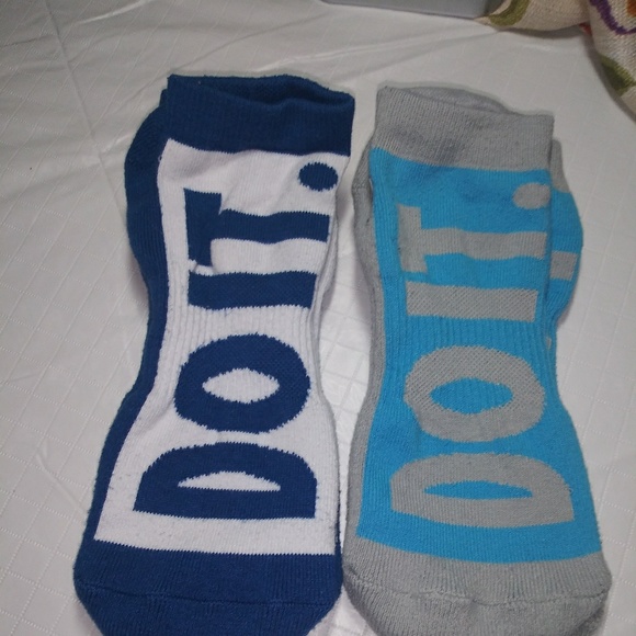 NIKE JUST DO IT SOCKS - Picture 2 of 3